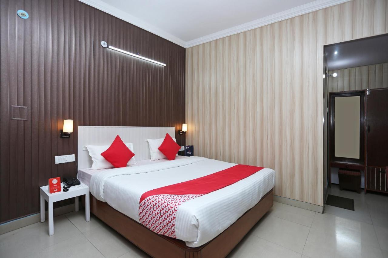 Oyo 8714 Hotel Amar Mussoorie Szoba fotó